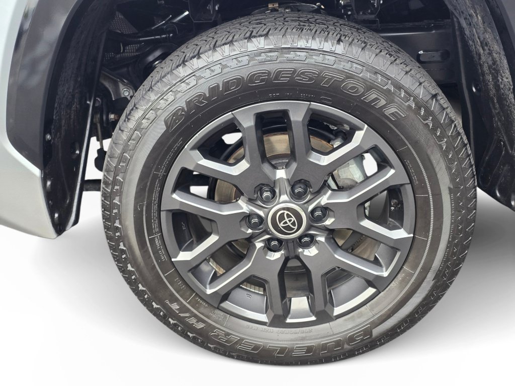 Used 2024 Toyota Tundra Platinum AWD/4WD image 22