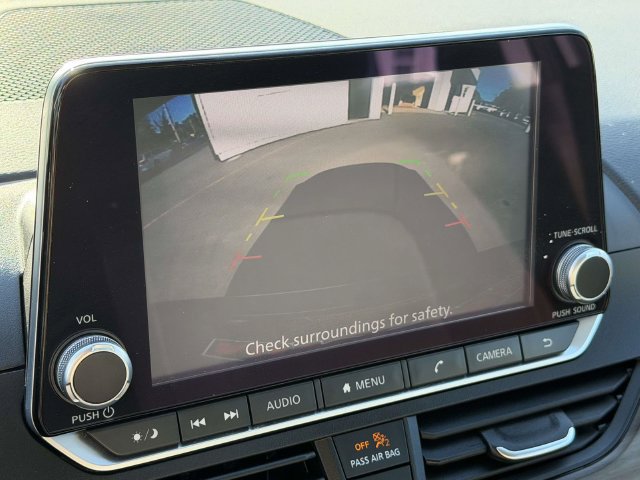 Used 2025 Nissan Altima 2.5 SV FWD image 2