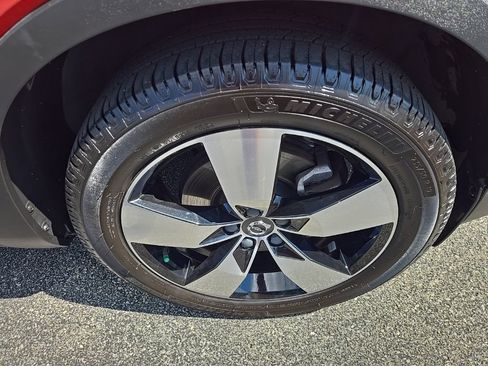 Used 2019 Volvo XC40 T5 Momentum AWD/4WD image 18