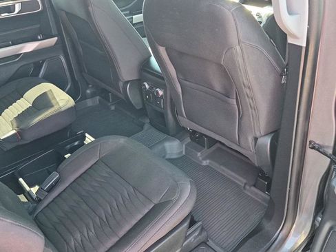 Used 2021 Ford Explorer XLT RWD image 31