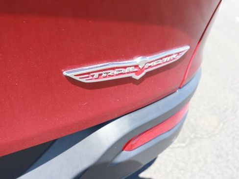 Used 2014 Jeep Cherokee Trailhawk w/ Technology Group AWD/4WD image 7