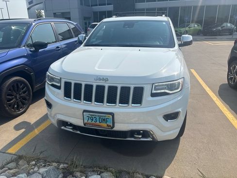 Used 2016 Jeep Grand Cherokee Overland w/ Advanced Technology Group AWD/4WD image 9