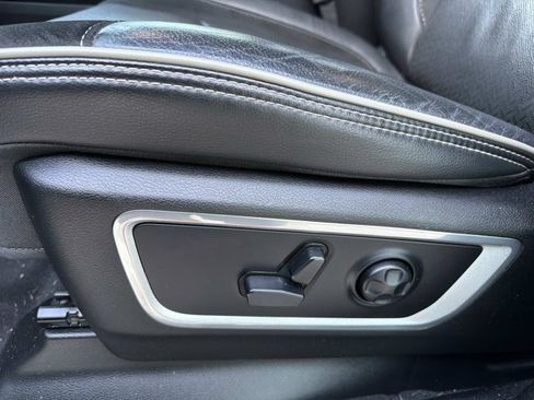 Used 2019 RAM 1500 Laramie AWD/4WD image 13