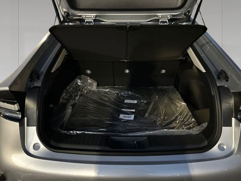 New 2026 Toyota Prius Plug-In Hybrid FWD image 19
