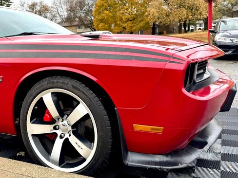 Used 2012 Dodge Challenger SRT8 w/ Premium Sound Group image 11