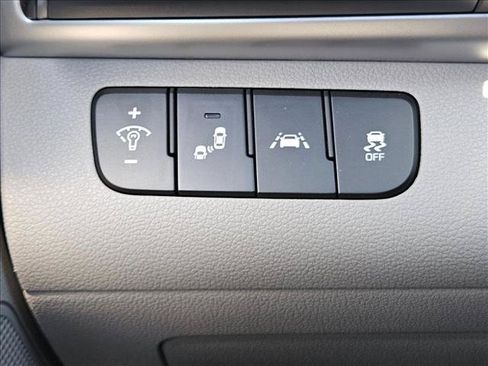 Used 2020 Hyundai Elantra SEL w/ Convenience Package (C2) FWD image 11