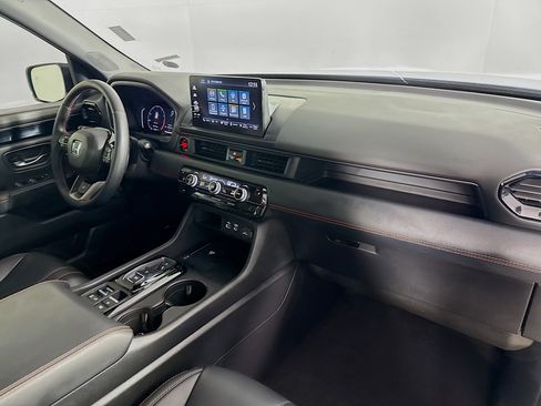 Used 2024 Honda Pilot TrailSport image 38