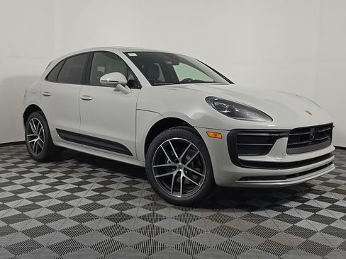 Used 2026 Porsche Macan AWD/4WD image 9