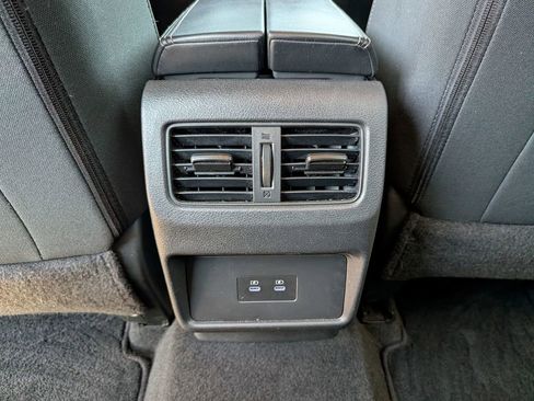 Used 2024 Nissan Rogue SV AWD/4WD image 33