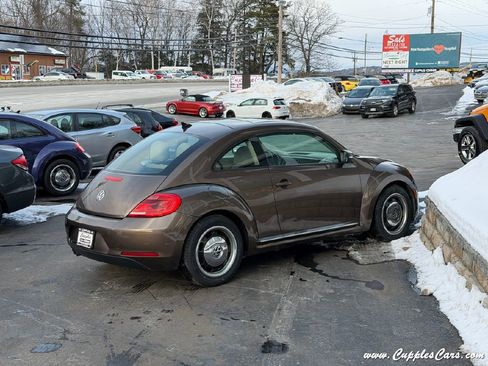 Used 2014 Volkswagen Beetle 1.8T FWD image 9