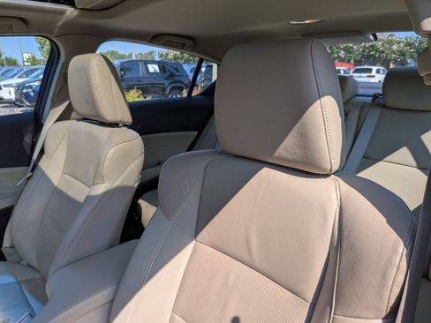 Used 2013 Acura ILX w/ Premium Package FWD image 15