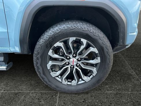 Used 2026 GMC Canyon Denali image 9