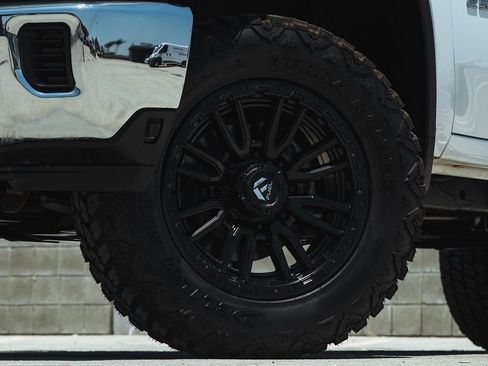 Used 2024 Chevrolet Silverado 2500 LT image 3