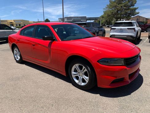 Used 2023 Dodge Charger SXT RWD image 3