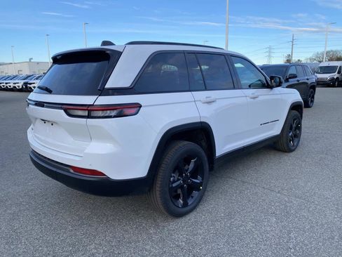 New 2026 Jeep Grand Cherokee Limited w/ Limited Altitude Package image 3