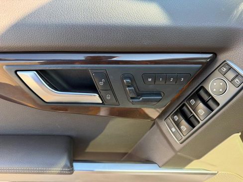 Used 2015 Mercedes-Benz GLK 350 2WD image 19