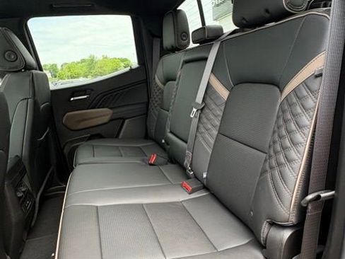 New 2026 GMC Canyon Denali AWD/4WD image 15
