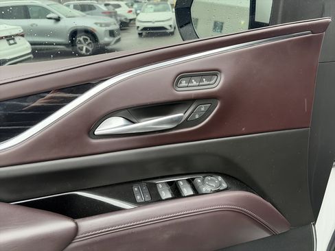 Used 2023 Cadillac Escalade ESV V w/ LPO, ONYX Package image 14