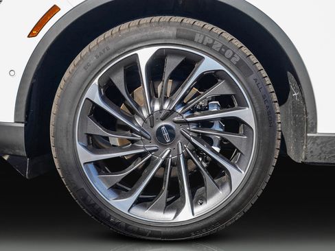 Used 2022 Lincoln Aviator Reserve w/ Equipment Group 201A image 11