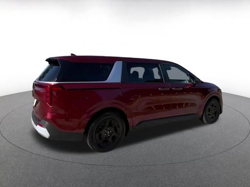 Used 2026 Kia Carnival FWD image 14