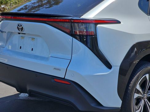 Used 2024 Toyota bZ4X XLE w/ Weather Package AWD/4WD image 11