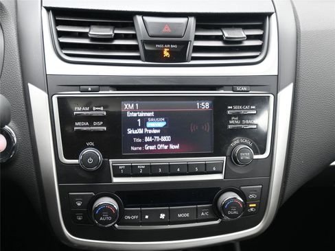 Used 2017 Nissan Altima 2.5 SV w/ Convenience Package image 12