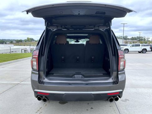 Used 2021 Chevrolet Tahoe High Country w/ Premium Package AWD/4WD image 9