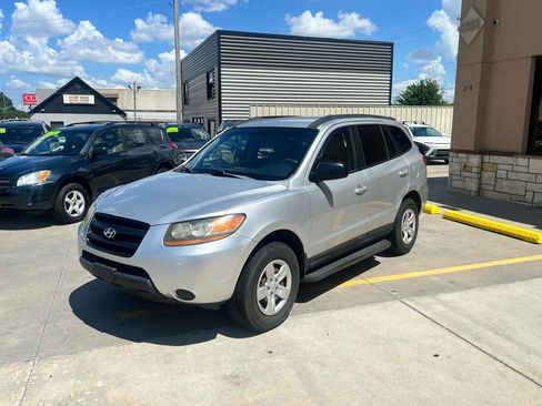 Used 2009 Hyundai Santa Fe GLS FWD image 4