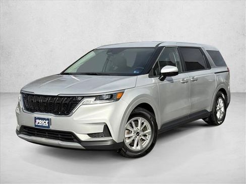 Used 2022 Kia Carnival LX image 1
