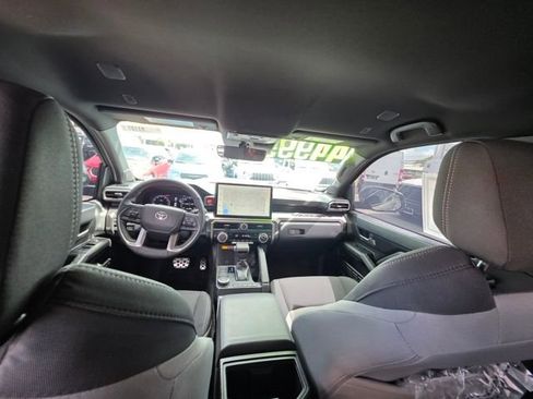 Used 2025 Toyota Tacoma 2WD Double Cab image 12