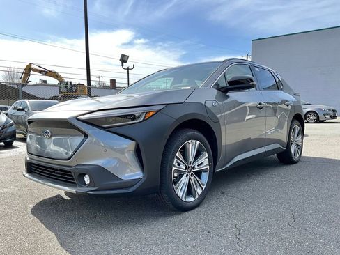 Used 2025 Subaru Solterra Touring image 4