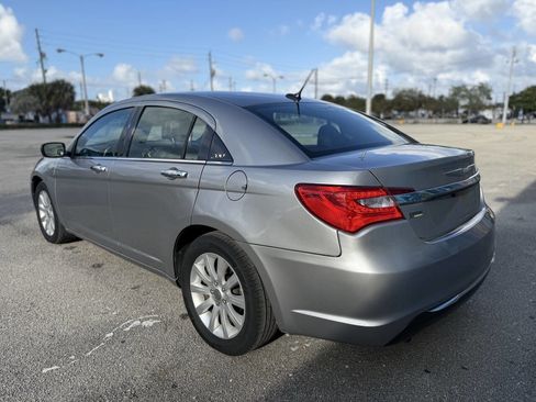 Used 2013 Chrysler 200 Limited image 8