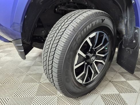 Used 2022 Toyota Tacoma TRD Sport w/ TRD Premium Sport Package RWD image 10