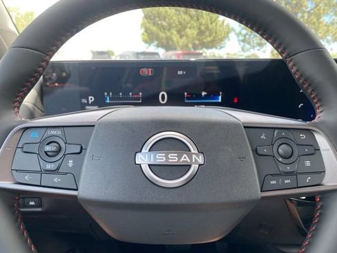 New 2027 Nissan Sentra SR w/ SR Premium Package FWD image 16