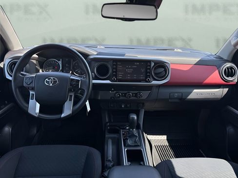 Used 2020 Toyota Tacoma SR5 RWD image 12