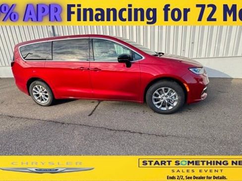 New 2026 Chrysler Pacifica Select image 3