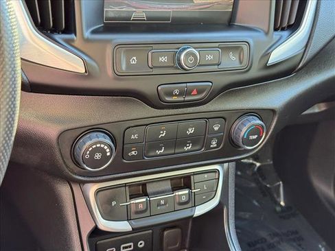 Used 2024 GMC Terrain SLE image 15