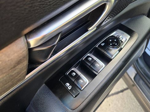 Used 2022 Kia Telluride EX image 35