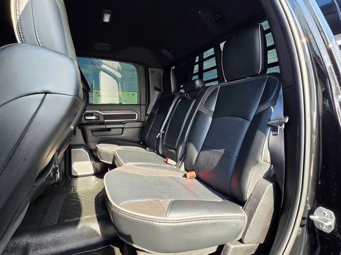Used 2025 RAM 4500 4x4 Crew Cab DRW w/ Laramie Trim Package image 32