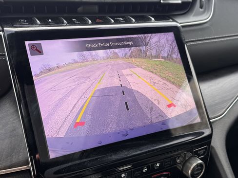 Used 2022 Jeep Grand Cherokee L Overland w/ Luxury Tech Group IV image 11