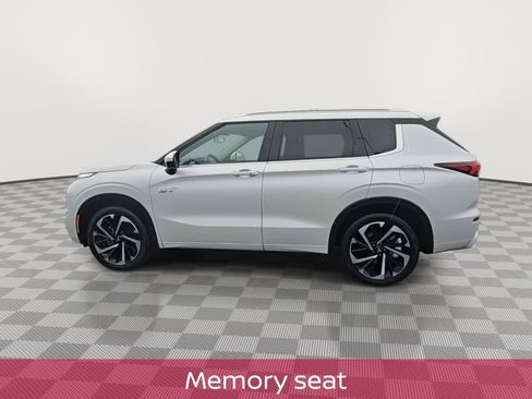 Used 2023 Mitsubishi Outlander SEL image 5