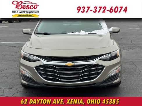 Used 2022 Chevrolet Malibu LT image 2