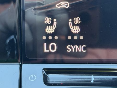 New 2026 Volkswagen Atlas Cross Sport SE image 21