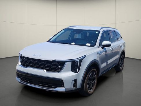 Used 2025 Kia Sorento S AWD/4WD image 3
