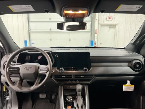 Used 2024 Chevrolet Colorado Trail Boss w/ Technology Package AWD/4WD image 10