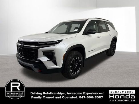 Used 2024 Chevrolet Traverse Z71 w/ Enhanced Driving Package image 2