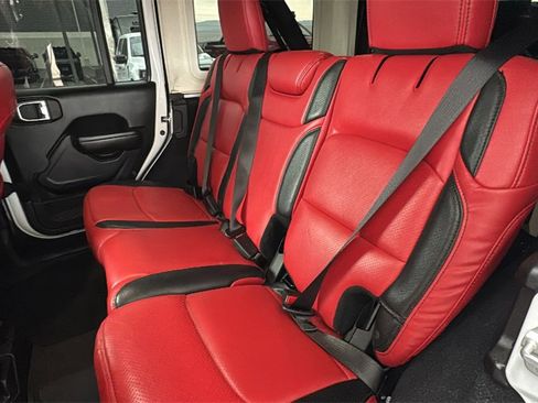 Used 2023 Jeep Wrangler Unlimited Rubicon image 24