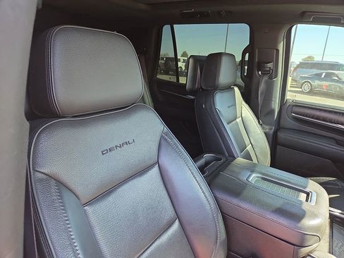 Used 2022 GMC Yukon Denali w/ Denali Ultimate Package image 14