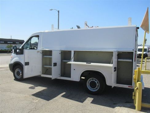 Used 2017 Ford Transit 350 138 w/ Interior Upgrade Package image 9