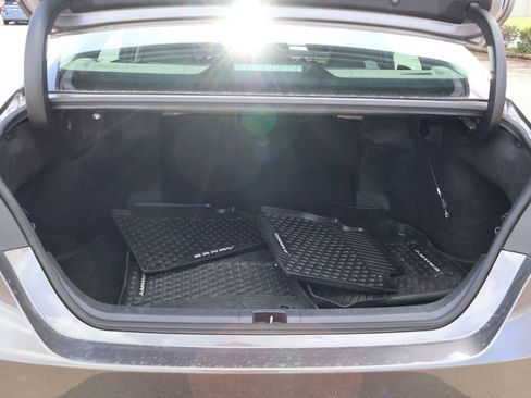 Used 2024 Toyota Camry SE image 6